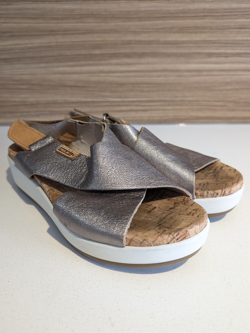 Pikolinos Mahon Leather Wedge Sandal In Metalic (EU37)